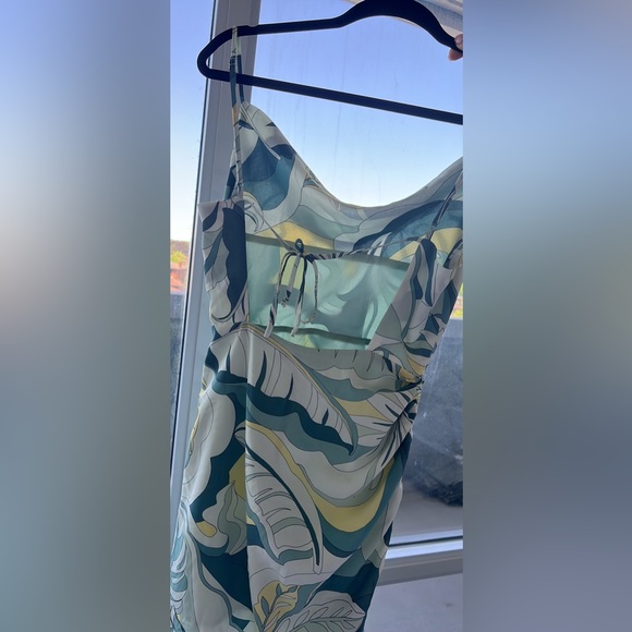 Brand new party dress - Picture 2 of 4